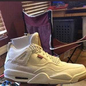 Jordan 4 Levi White
